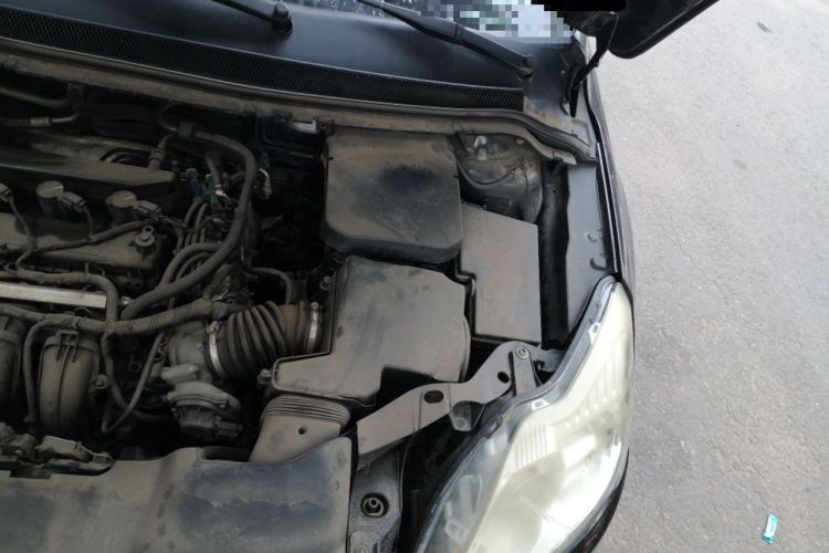 Used Ford Focus 2011 Sedan 1.8L Manual Classic Model Engine Bay Left