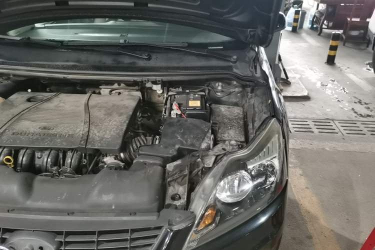 Used Ford Focus 2011 Hatchback 1.8L Automatic Fashion Edition Engine Bay Left