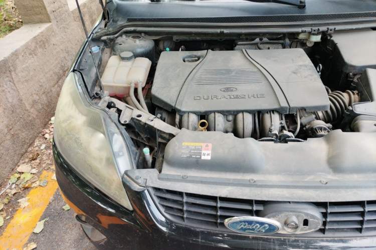 Used Ford Focus 2011 Hatchback 1.8L Automatic Fashion Edition Engine Bay Right