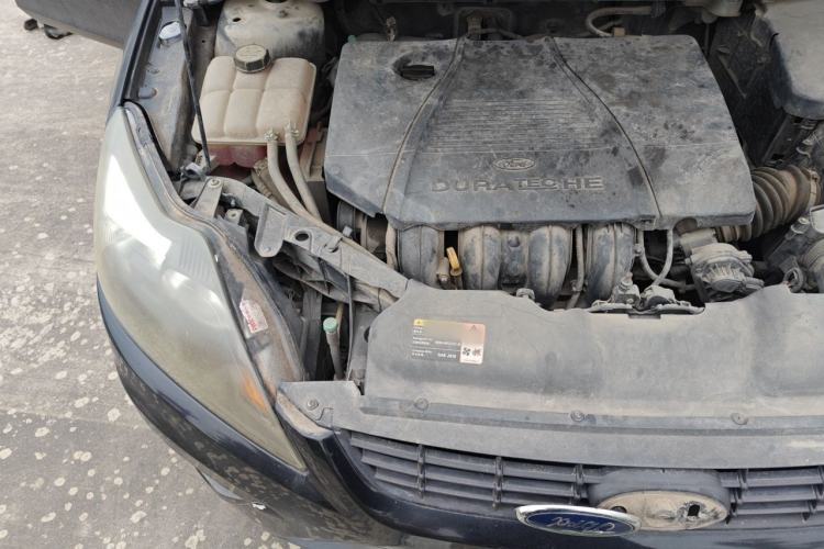 Used Ford Focus 2011 Hatchback 1.8L Manual Comfort Model Engine Bay Right