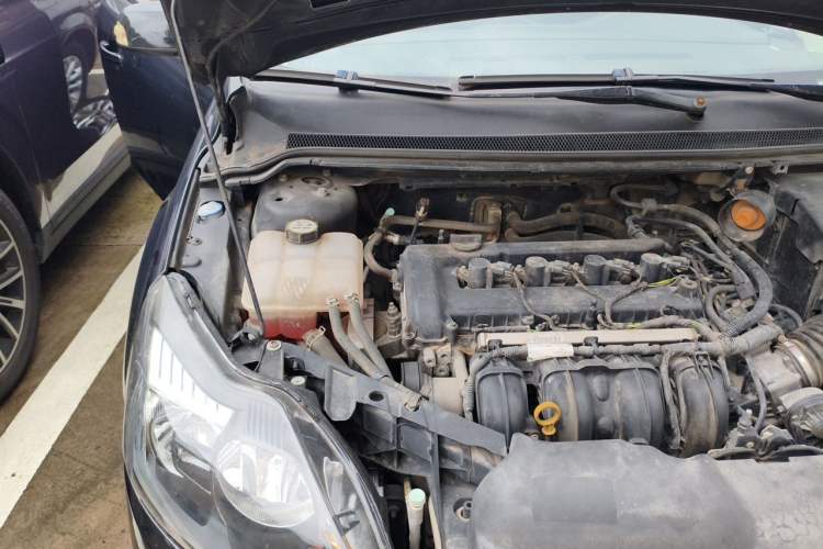 Used Ford Focus 2011 Sedan 1.8L Manual Classic Model Engine Bay Right