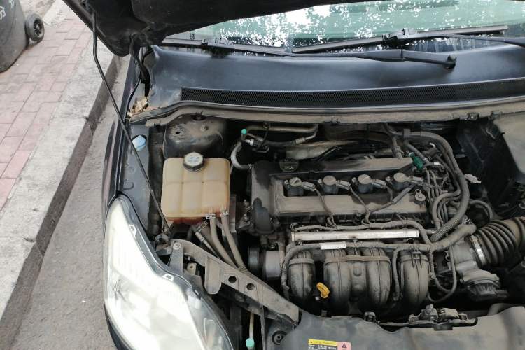Used Ford Focus 2011 Sedan 1.8L Manual Classic Model Engine Bay Right