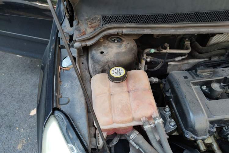 Used Ford Focus 2011 Sedan 1.8L Automatic Fashion Edition Engine Bay Right