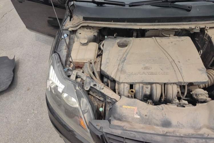 Used Ford Focus 2011 Hatchback 1.8L Automatic Fashion Edition Engine Bay Right