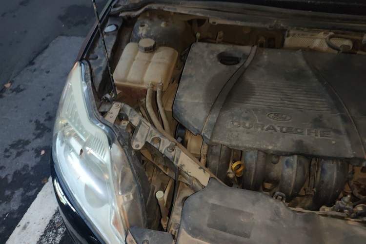 Used Ford Focus 2011 Sedan 1.8L Automatic Fashion Edition Engine Bay Right
