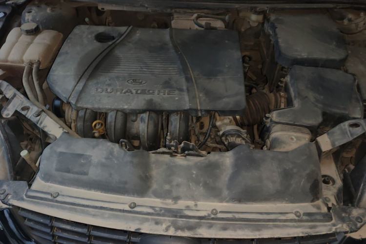Used Ford Focus 2011 Sedan 1.8L Automatic Fashion Edition Engine Bay