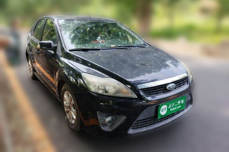 Used Ford Focus 2011 Hatchback 1.8L Automatic Fashion Edition Front Right 45 Deg