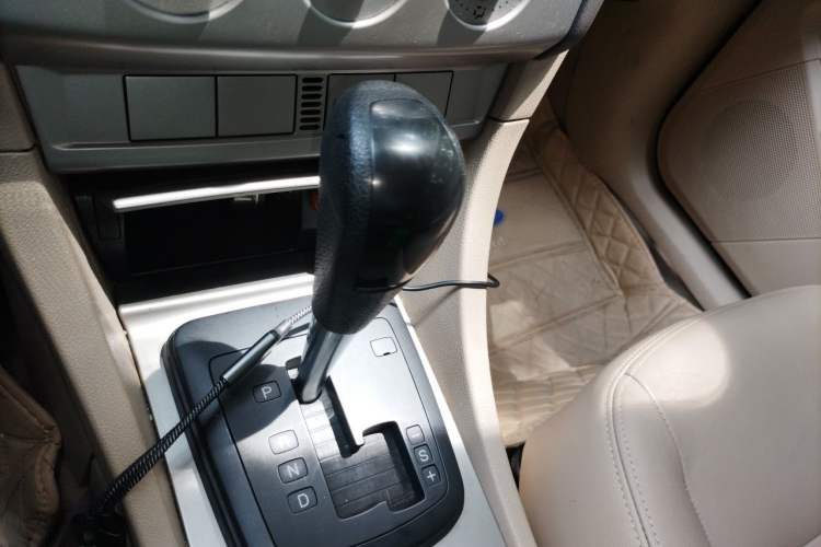 Used Ford Focus 2011 Hatchback 1.8L Automatic Fashion Edition Gear Lever