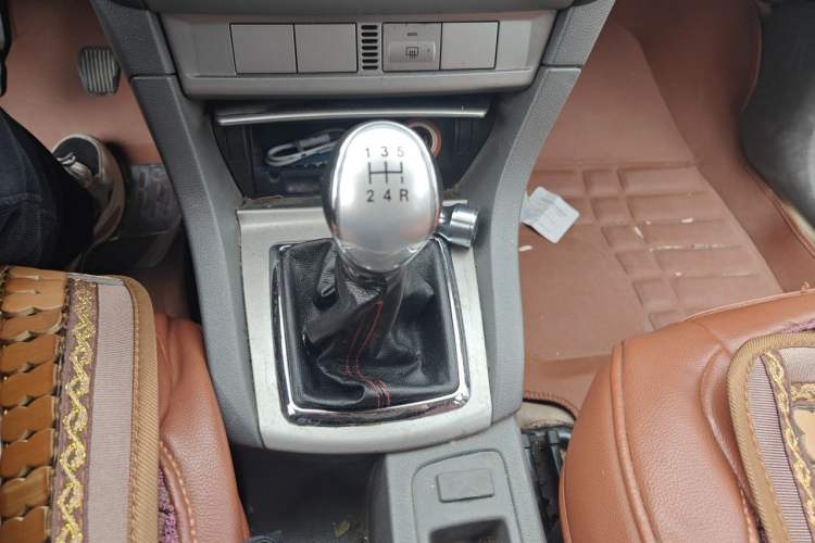 Used Ford Focus 2011 Hatchback 1.8L Manual Comfort Model Gear Lever