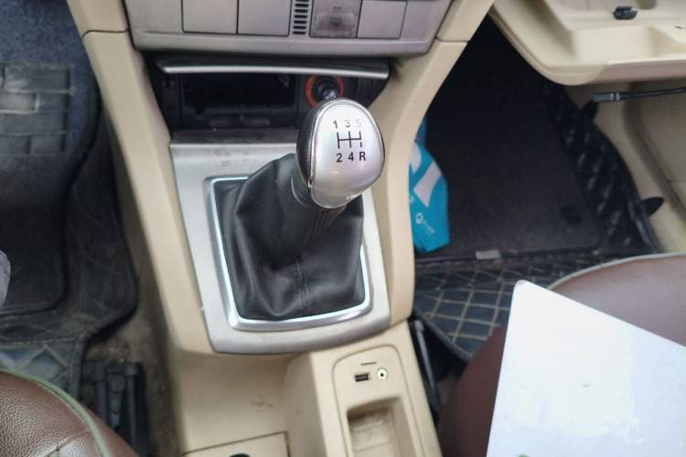 Used Ford Focus 2011 Sedan 1.8L Manual Classic Model Gear Lever