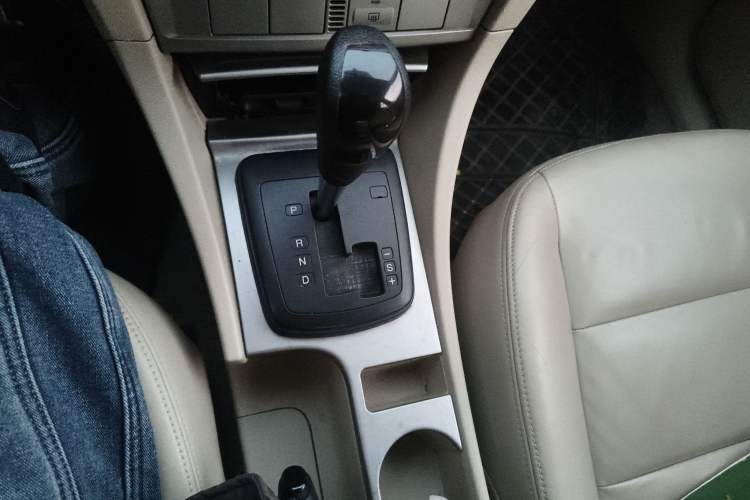 Used Ford Focus 2011 Sedan 1.8L Automatic Fashion Edition Gear Lever
