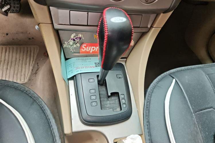 Used Ford Focus 2011 Hatchback 1.8L Automatic Fashion Edition Gear Lever