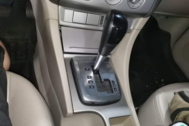 Used Ford Focus 2011 Hatchback 1.8L Automatic Fashion Edition Gear Lever