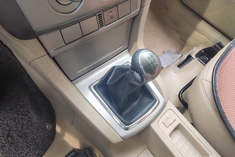 Used Ford Focus 2011 Sedan 1.8L Manual Comfort Model Gear Lever