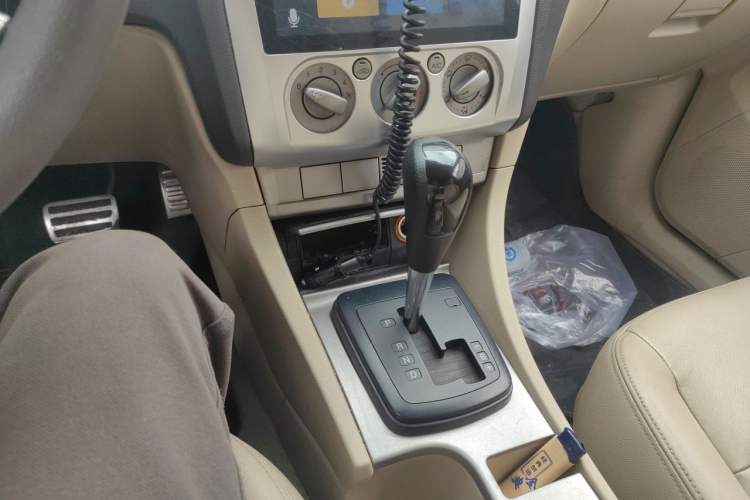 Used Ford Focus 2011 Hatchback 1.8L Automatic Fashion Edition Gear Lever