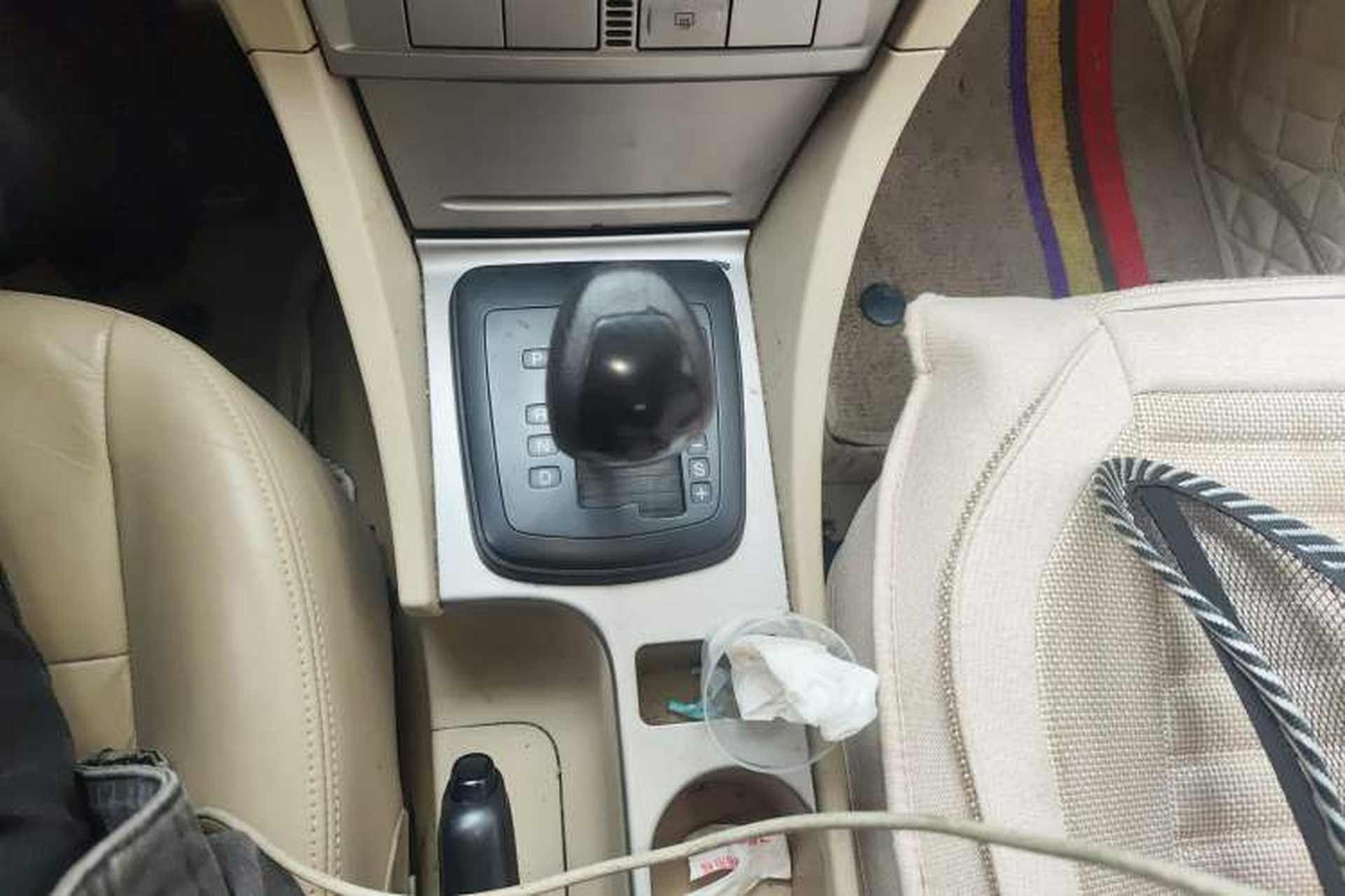 Used Ford Focus 2011 Sedan 1.8L Automatic Fashion Edition Gear Lever