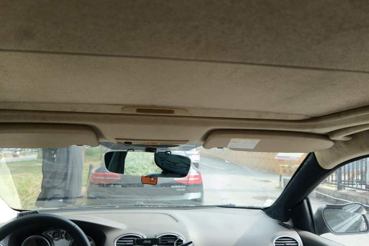 Used Ford Focus 2011 Hatchback 1.8L Automatic Fashion Edition Headliner