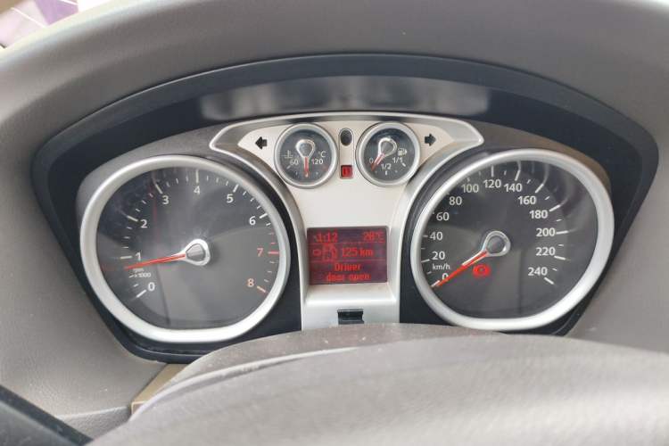 Used Ford Focus 2011 Sedan 1.8L Manual Classic Model Instrument Cluster