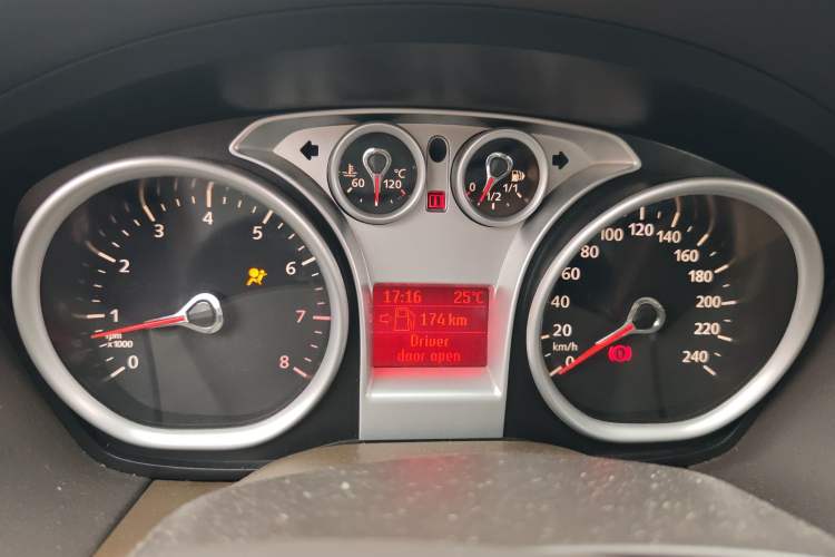 Used Ford Focus 2011 Sedan 1.8L Manual Comfort Model Instrument Cluster