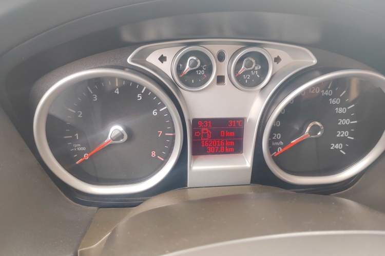 Used Ford Focus 2011 Sedan 1.8L Manual Comfort Model Instrument Cluster