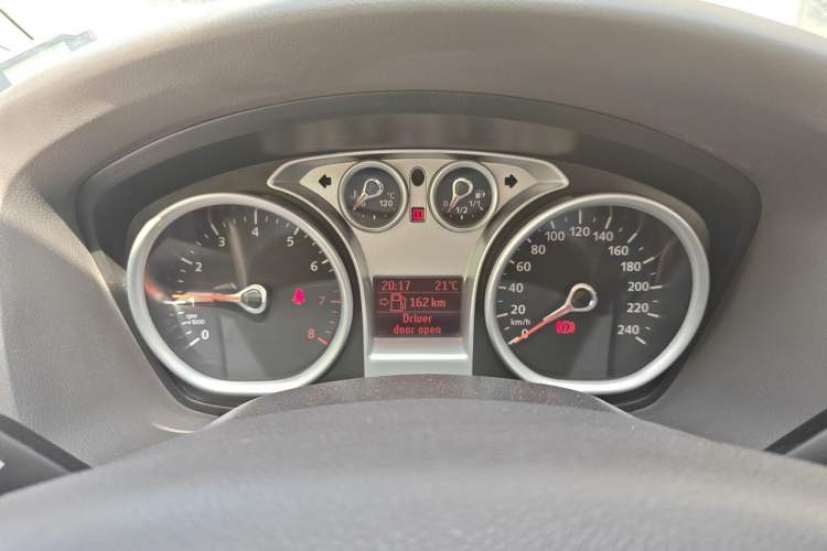 Used Ford Focus 2011 Sedan 1.8L Manual Comfort Model Instrument Cluster