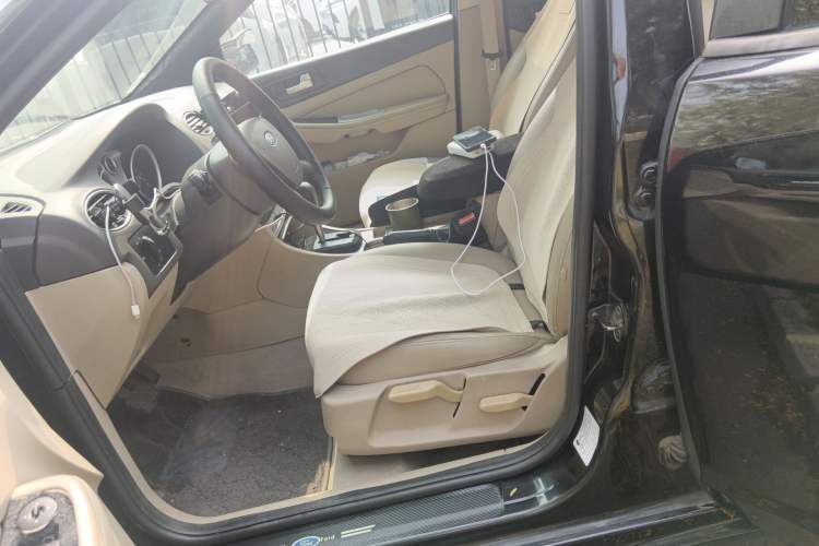 Used Ford Focus 2011 Hatchback 1.8L Automatic Fashion Edition Left Front Seat