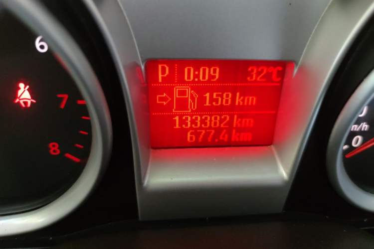 Used Ford Focus 2011 Sedan 1.8L Automatic Fashion Edition Odometer Close Up