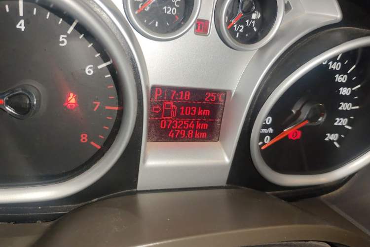 Used Ford Focus 2011 Sedan 1.8L Automatic Fashion Edition Odometer Close Up