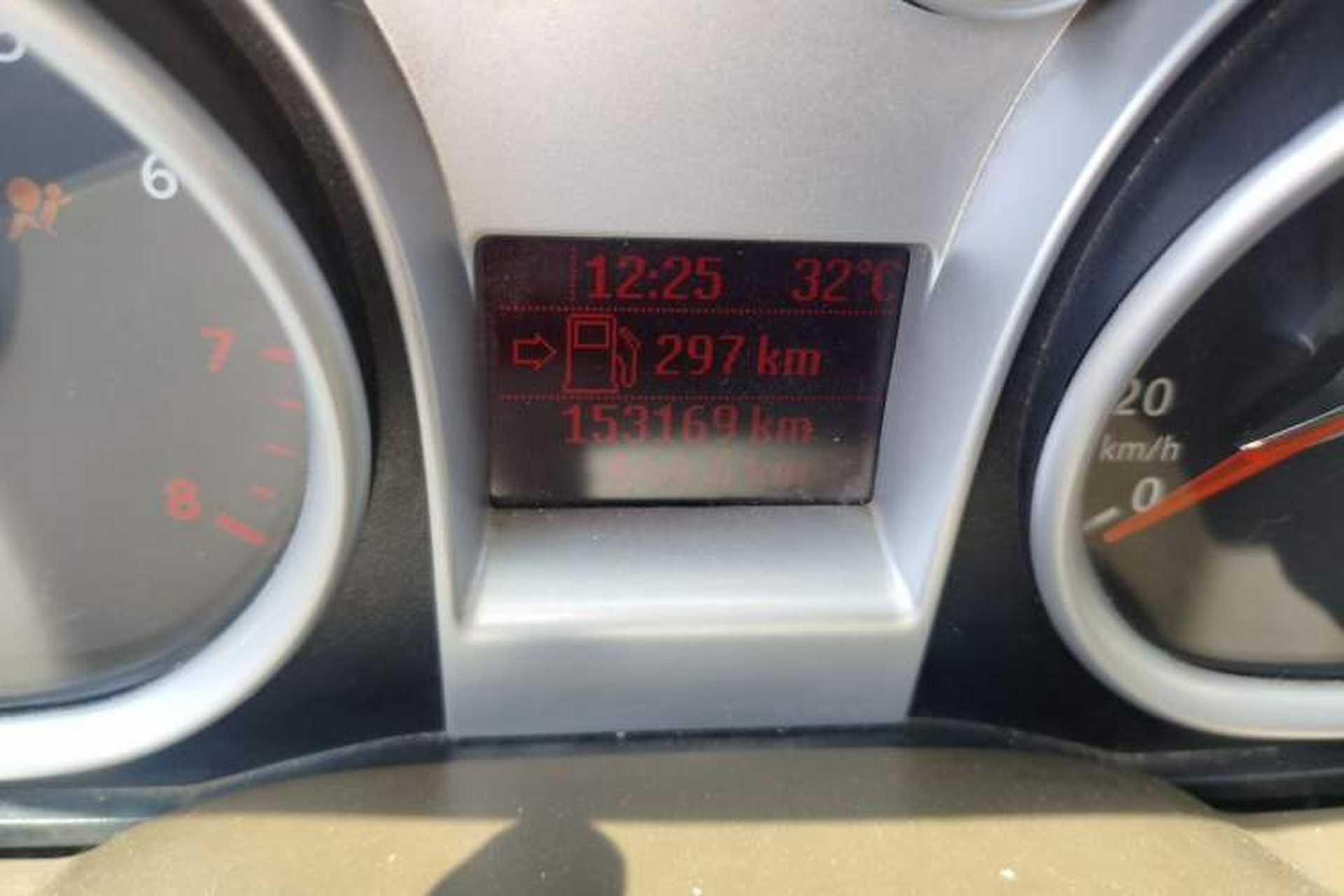 Used Ford Focus 2011 Hatchback 1.8L Automatic Fashion Edition Odometer Close Up