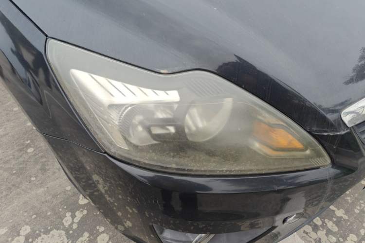 Used Ford Focus 2011 Hatchback 1.8L Manual Comfort Model Right Front Headlight