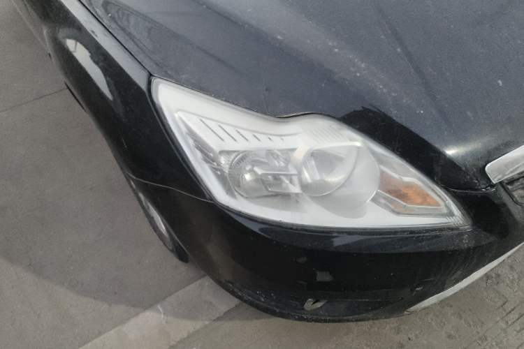 Used Ford Focus 2011 Sedan 1.8L Automatic Fashion Edition Right Front Headlight