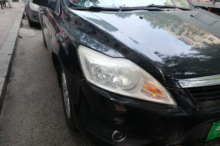 Used Ford Focus 2011 Sedan 1.8L Manual Classic Model Right Front Headlight
