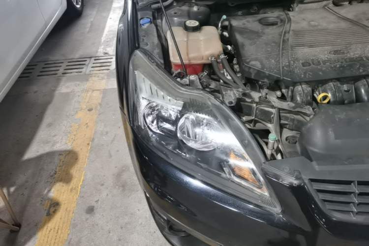 Used Ford Focus 2011 Hatchback 1.8L Automatic Fashion Edition Right Front Headlight