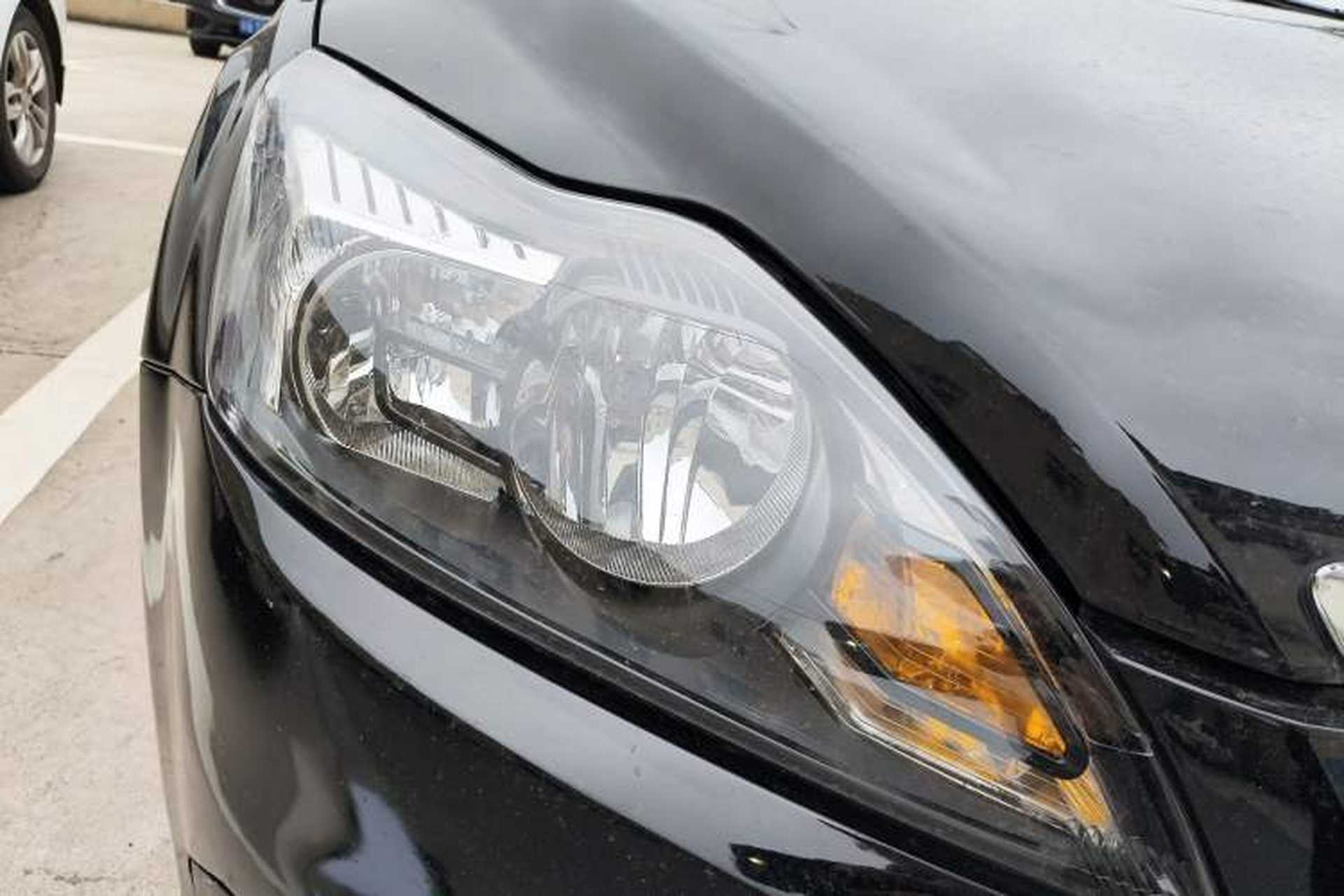 Used Ford Focus 2011 Sedan 1.8L Manual Classic Model Right Front Headlight
