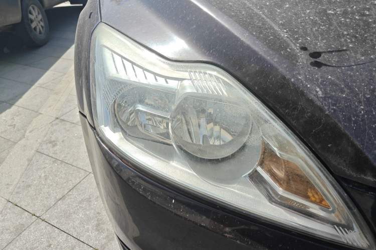 Used Ford Focus 2011 Sedan 1.8L Manual Comfort Model Right Front Headlight