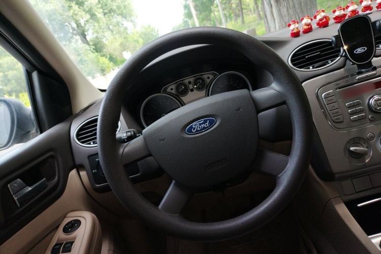 Used Ford Focus 2011 Hatchback 1.8L Automatic Fashion Edition Steering Wheel