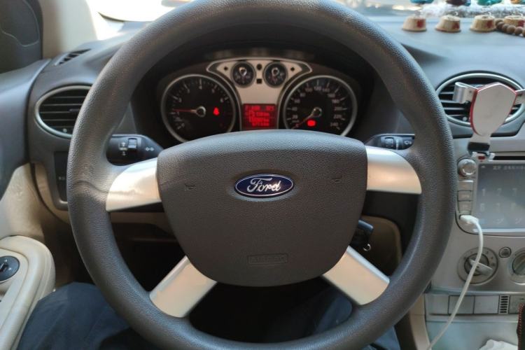 Used Ford Focus 2011 Sedan 1.8L Automatic Fashion Edition Steering Wheel