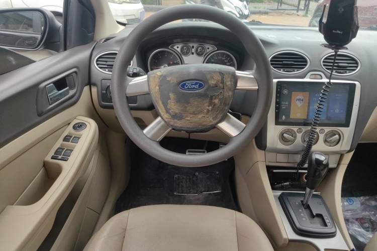 Used Ford Focus 2011 Hatchback 1.8L Automatic Fashion Edition Steering Wheel