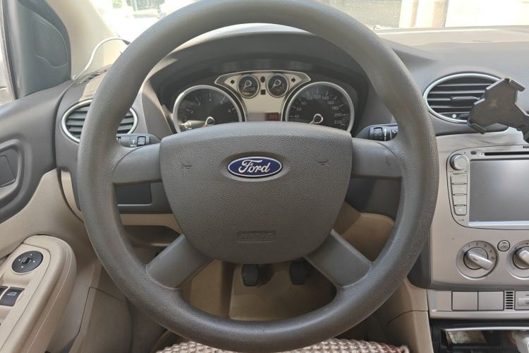 Used Ford Focus 2011 Sedan 1.8L Manual Comfort Model Steering Wheel
