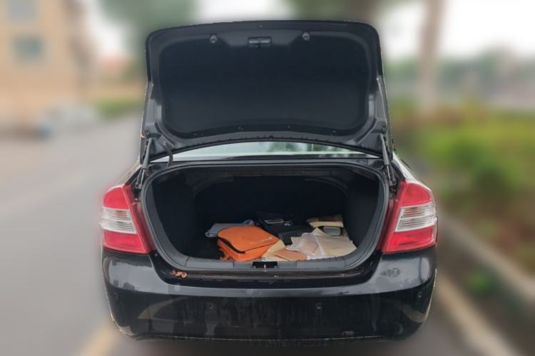 Used Ford Focus 2011 Sedan 1.8L Manual Comfort Model Trunk