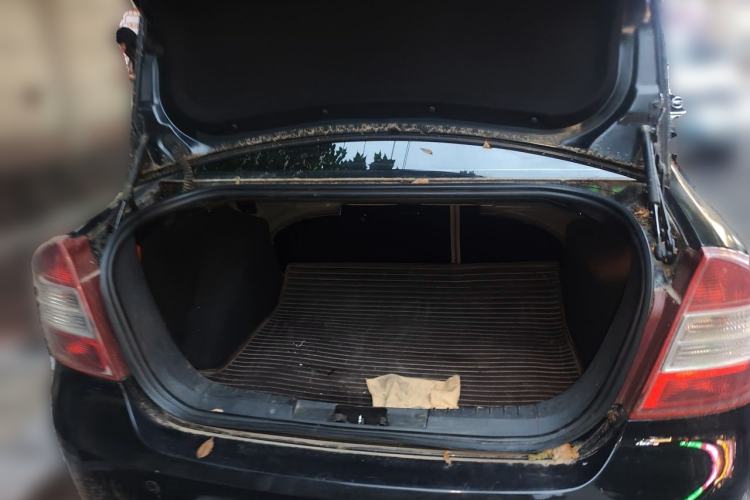Used Ford Focus 2011 Sedan 1.8L Automatic Fashion Edition Trunk