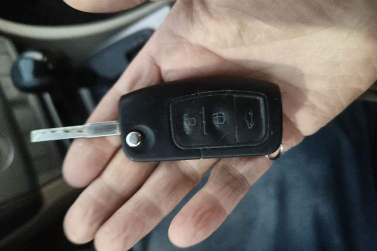 Used Ford Focus 2011 Sedan 1.8L Automatic Fashion Edition Vehicle Key