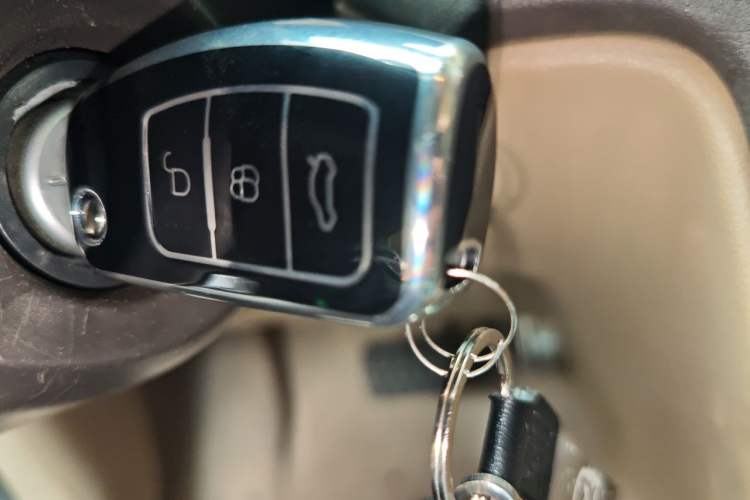 Used Ford Focus 2011 Hatchback 1.8L Automatic Fashion Edition Vehicle Key