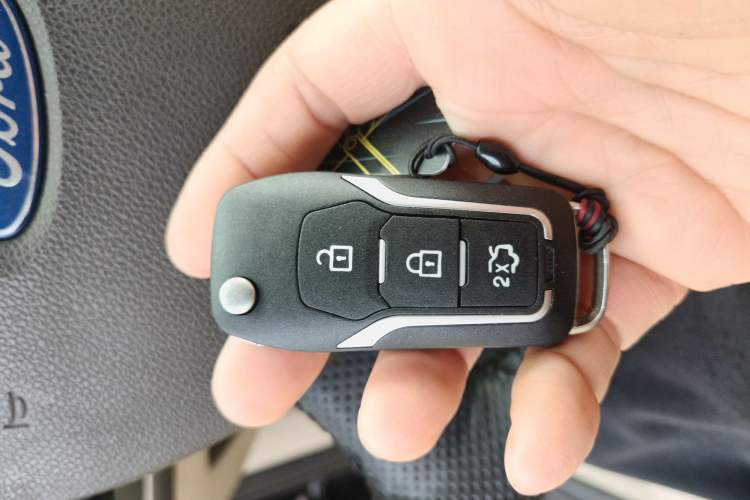 Used Ford Focus 2011 Hatchback 1.8L Automatic Fashion Edition Vehicle Key