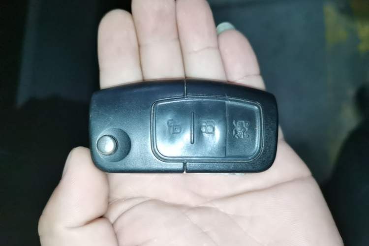 Used Ford Focus 2011 Hatchback 1.8L Automatic Fashion Edition Vehicle Key
