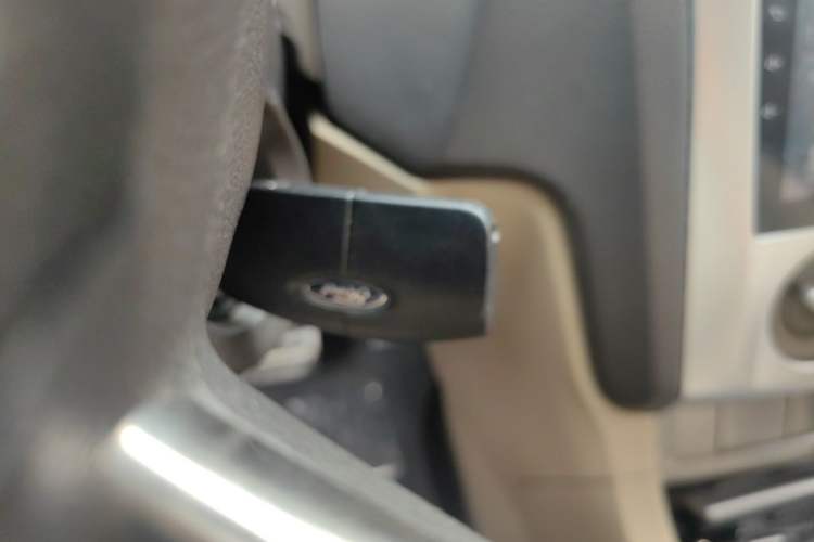 Used Ford Focus 2011 Hatchback 1.8L Automatic Fashion Edition Vehicle Key