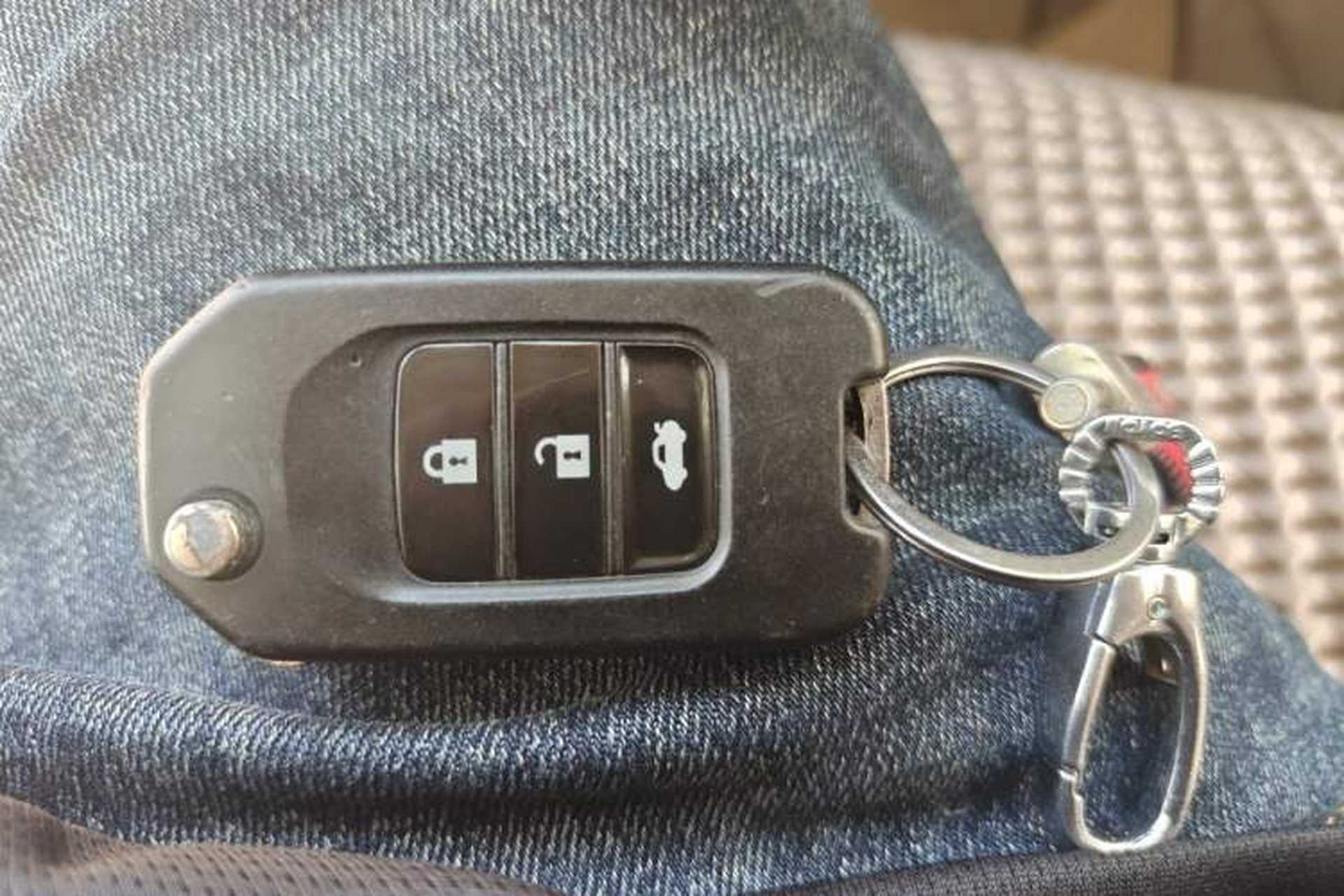 Used Ford Focus 2011 Sedan 1.8L Manual Comfort Model Vehicle Key