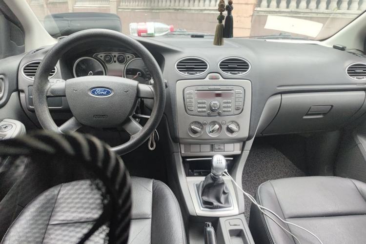 Used Ford Focus 2011 Hatchback 1.8L Manual Classic Model Center Console
