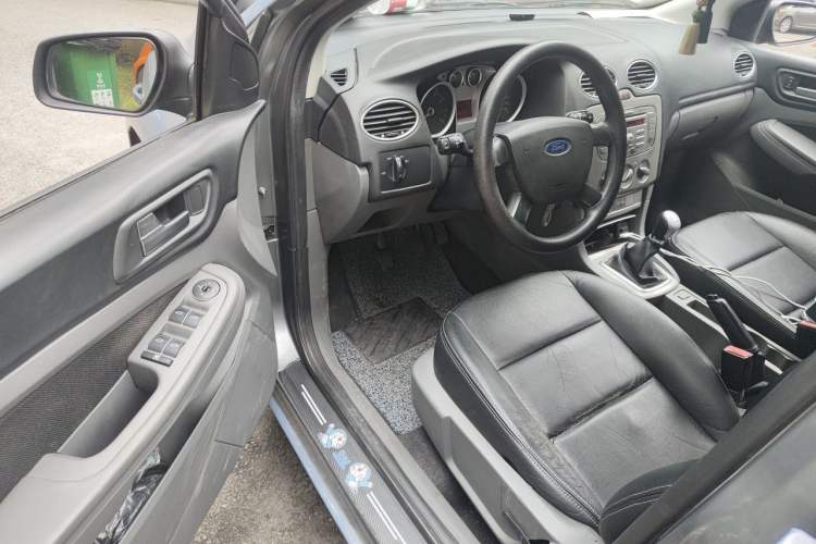 Used Ford Focus 2011 Hatchback 1.8L Manual Classic Model Driver Seat