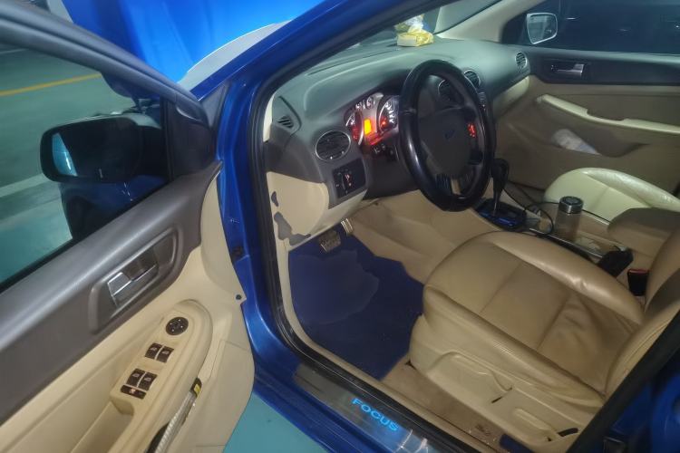 Used Ford Focus 2011 Hatchback 1.8L Automatic Fashion Edition Driver Seat